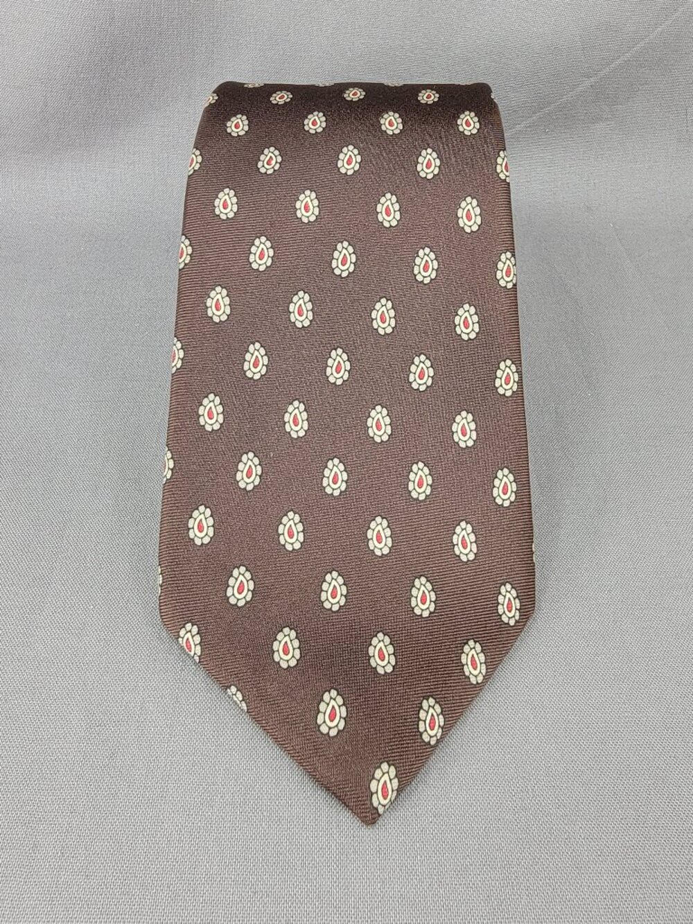 Vtg Hathaway Tie Necktie Mens Brown White Silk Micro Paisley Medallion Foulard